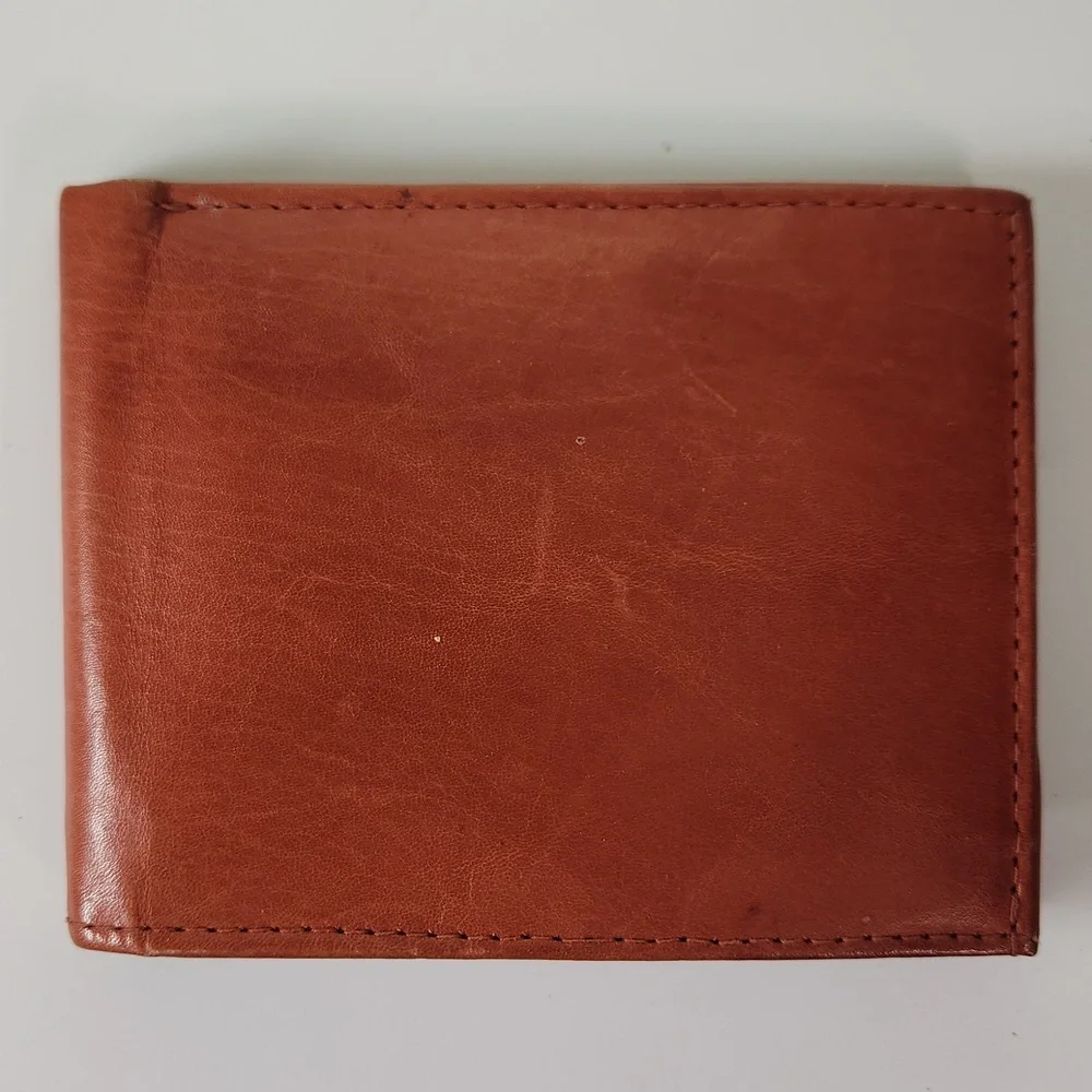 Gold Coast Leathet Billfold With Zipper Compartments EUC